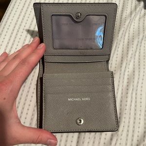 Michael Kors Jet set Travel Carryall wallet